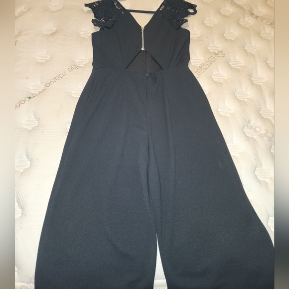 Black jumpsuit/romper - Picture 3 of 4